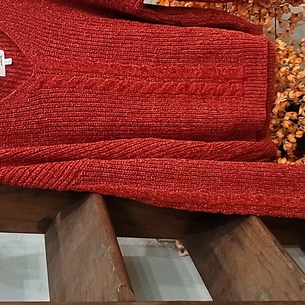 Soft beautiful red sweater NWT - Picture 2 of 5